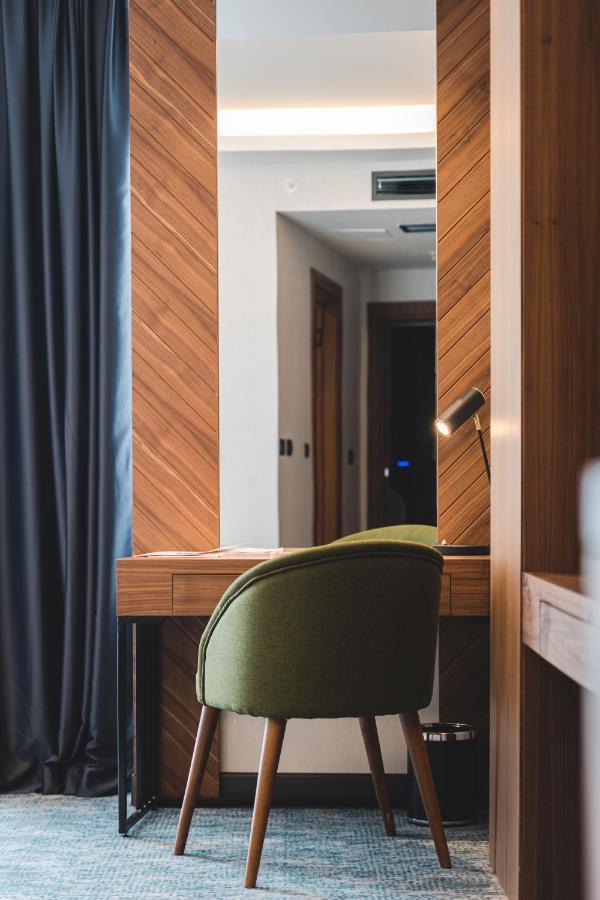 Bristol Hotel Podgorica Exterior photo